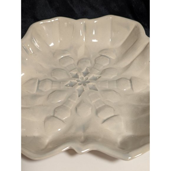 Mars Mud Handmade Pottery Celadon Glaze Treat Snowflake Plate Winter Holiday - Picture 2 of 6